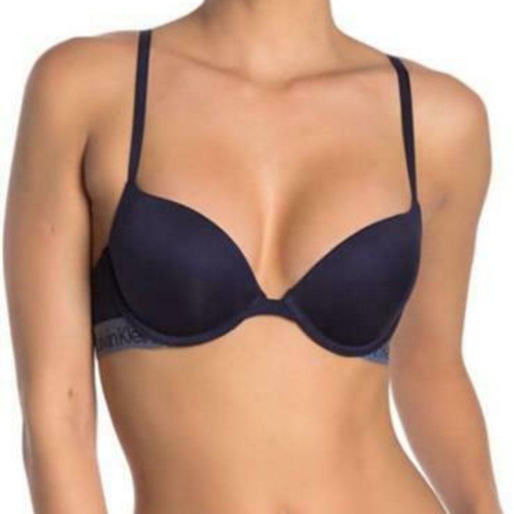 NWT!‎ Calvin Klein Women's Push-Up Plunge Bra Black